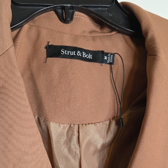 Strut & Bolt CroppedWomen's Tan Fringe Blazer Sz Medium NWT - Picture 2 of 4